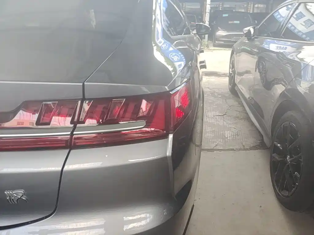 BYD Han — миниатюра 8