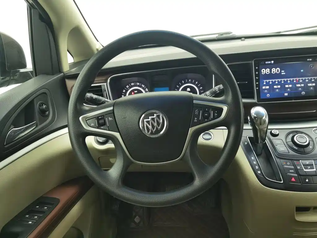 Buick GL8 — миниатюра 11
