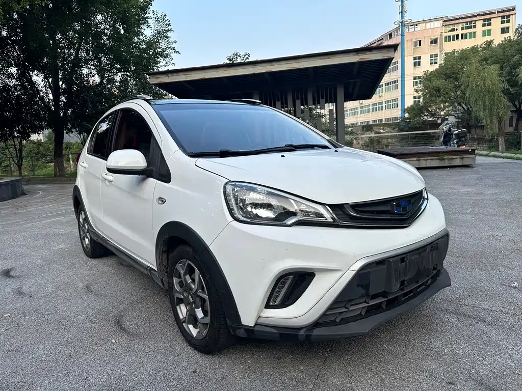 Geely Vision X1 — миниатюра 3