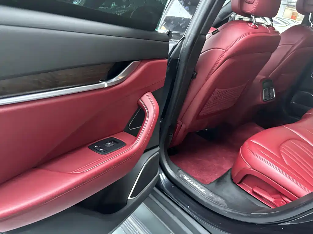 Maserati Levante — миниатюра 7