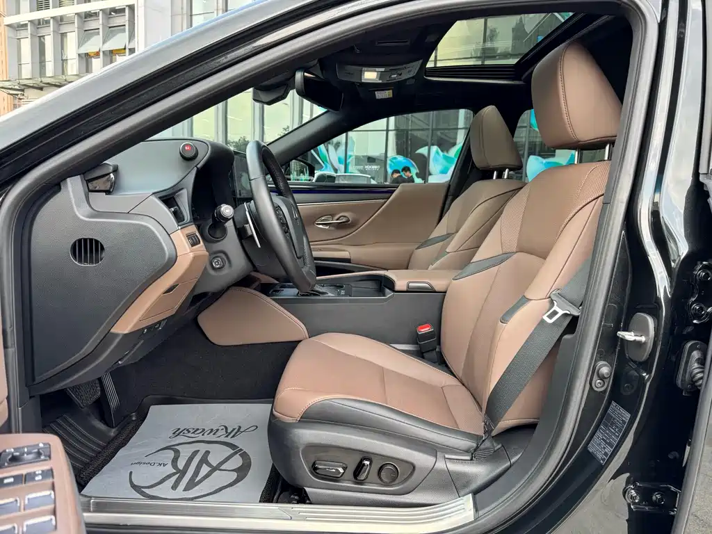 Lexus ES — миниатюра 7