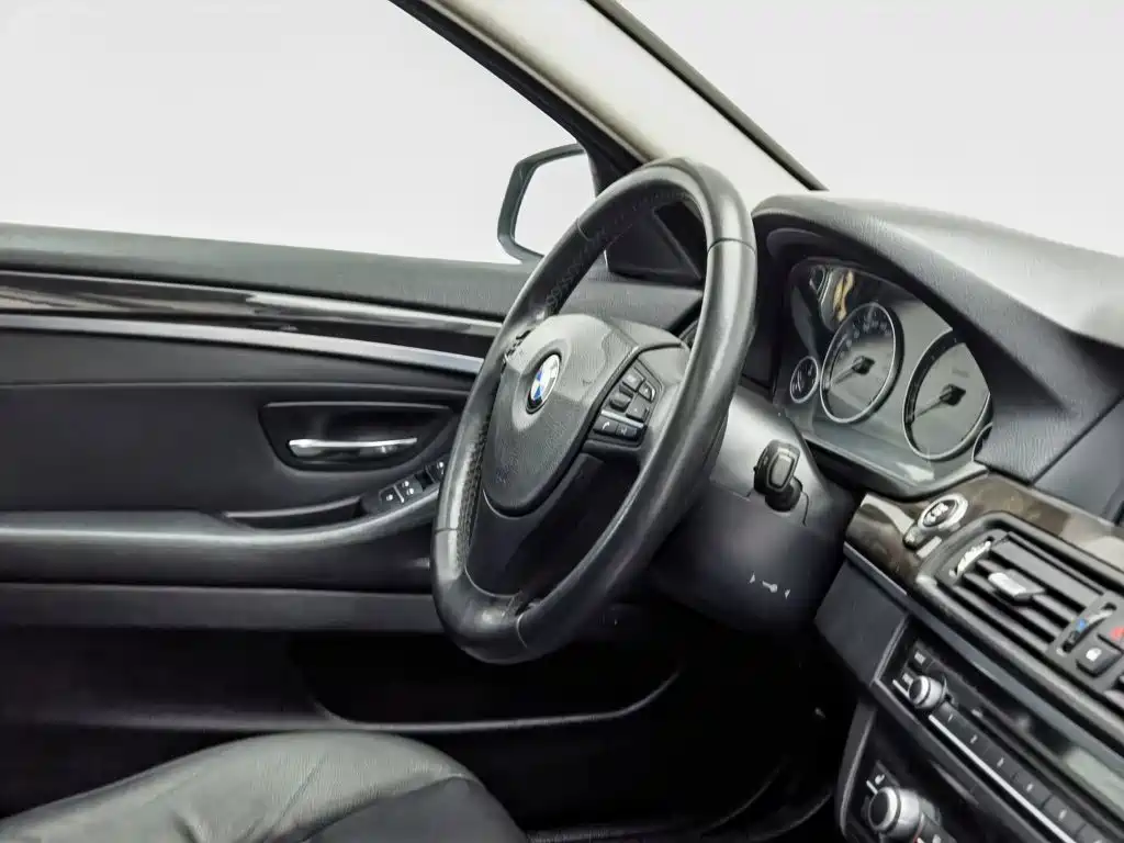 BMW 5 Series — миниатюра 22
