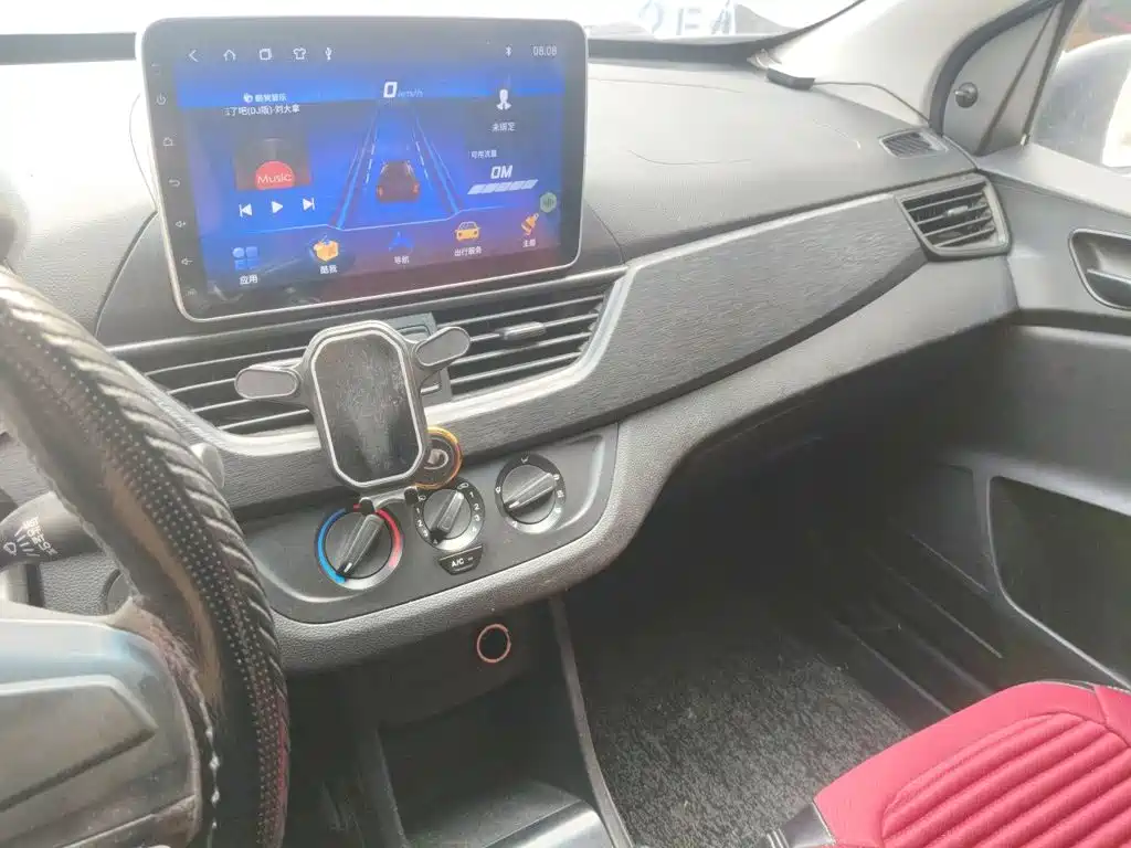 Baojun 310W — миниатюра 14