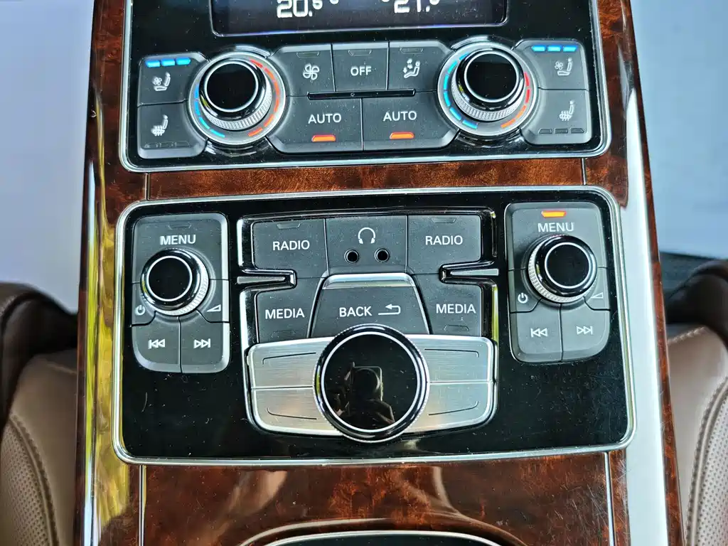 Audi A8 — миниатюра 10