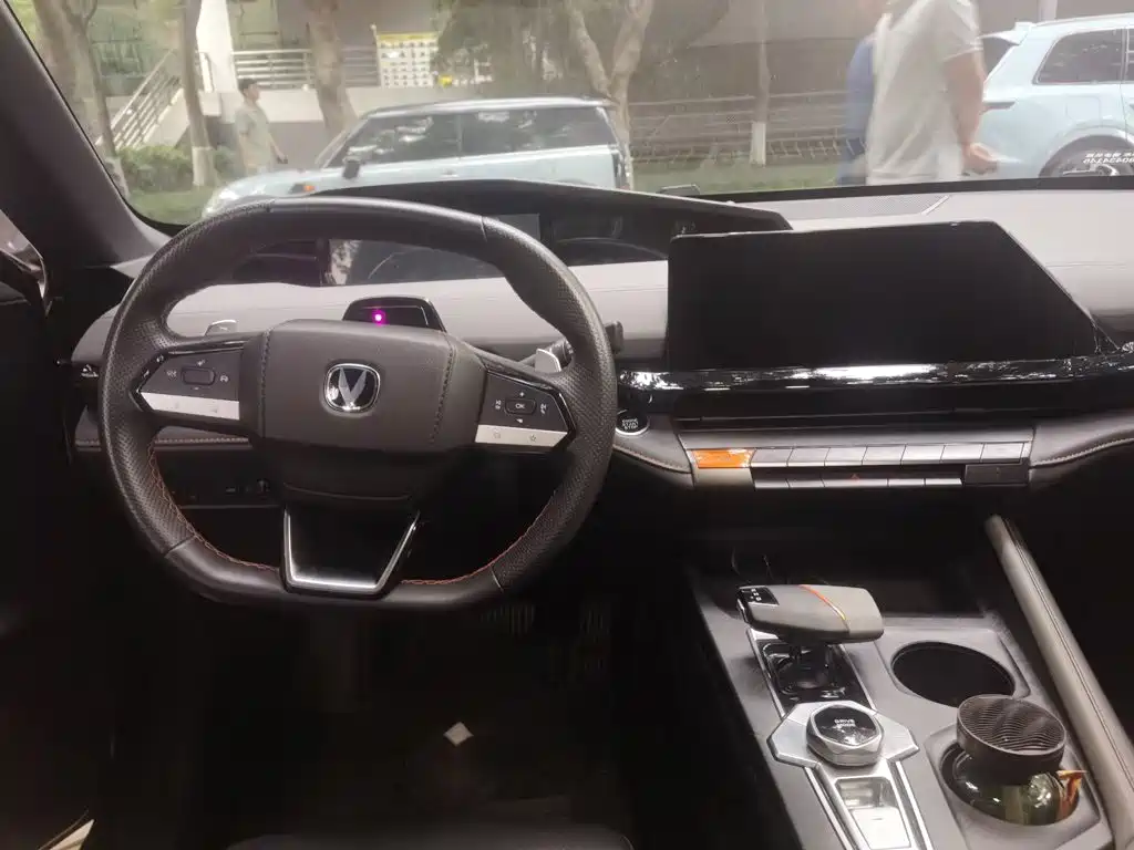 Changan UNI-V — миниатюра 3