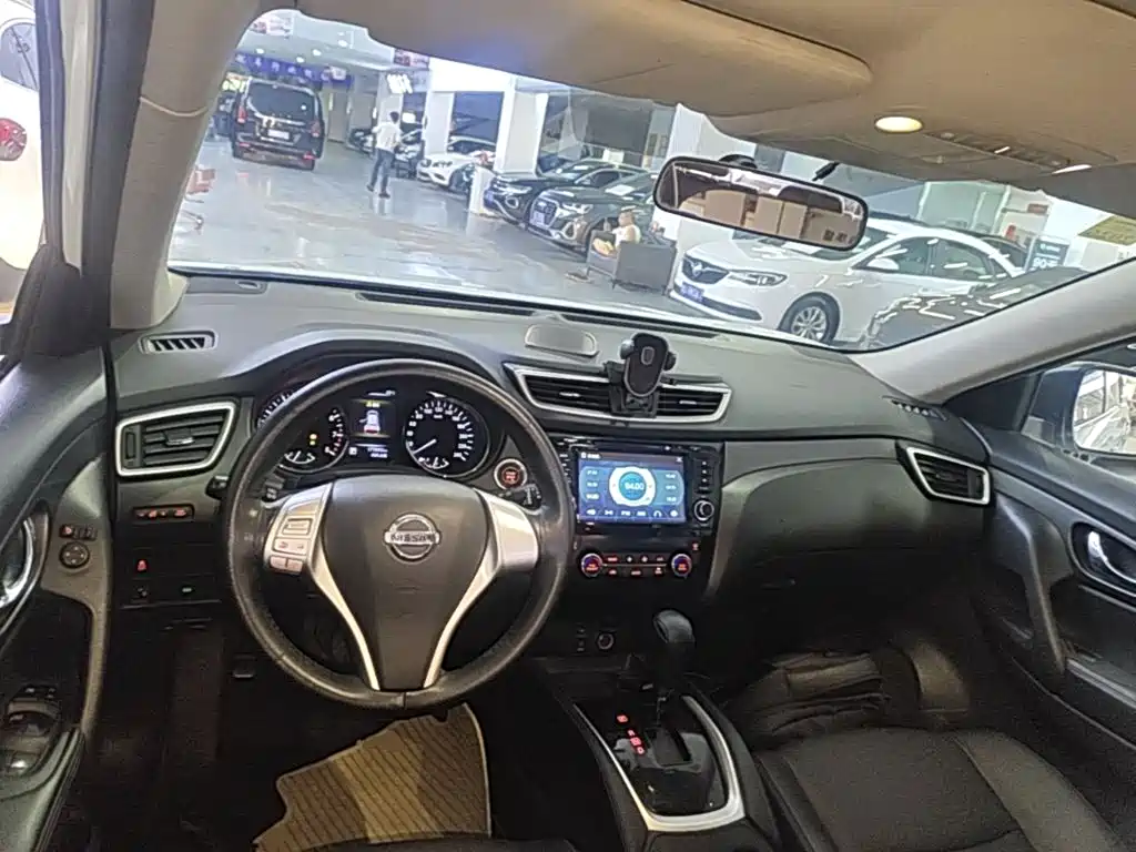Nissan X-Trail 2015 2.0L CVT Comfort MAX 2WD