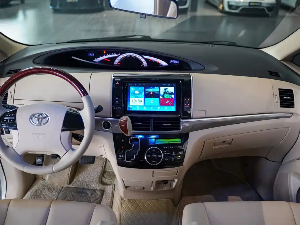 Toyota Previa — миниатюра 2