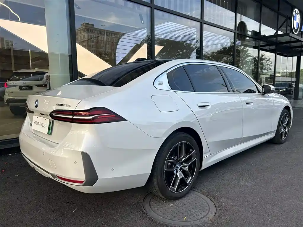 BMW i5 — миниатюра 4