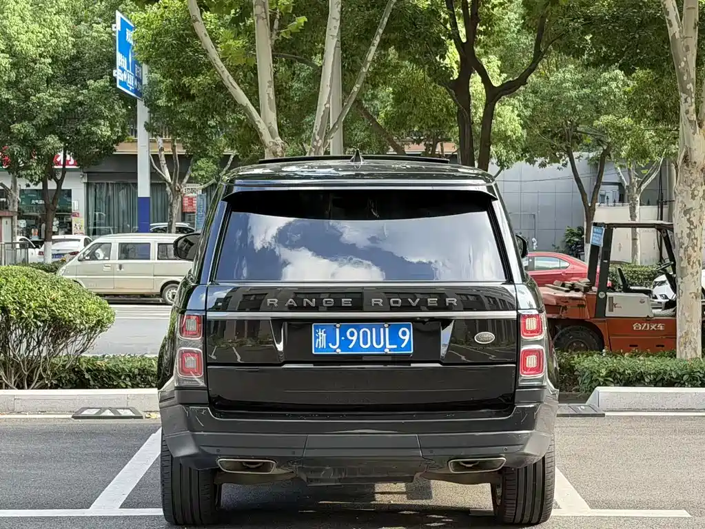 Land Rover Range Rover — миниатюра 8
