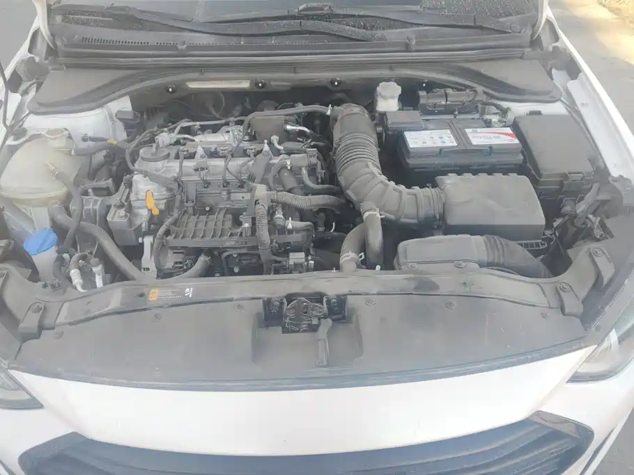Hyundai Elantra — миниатюра 10