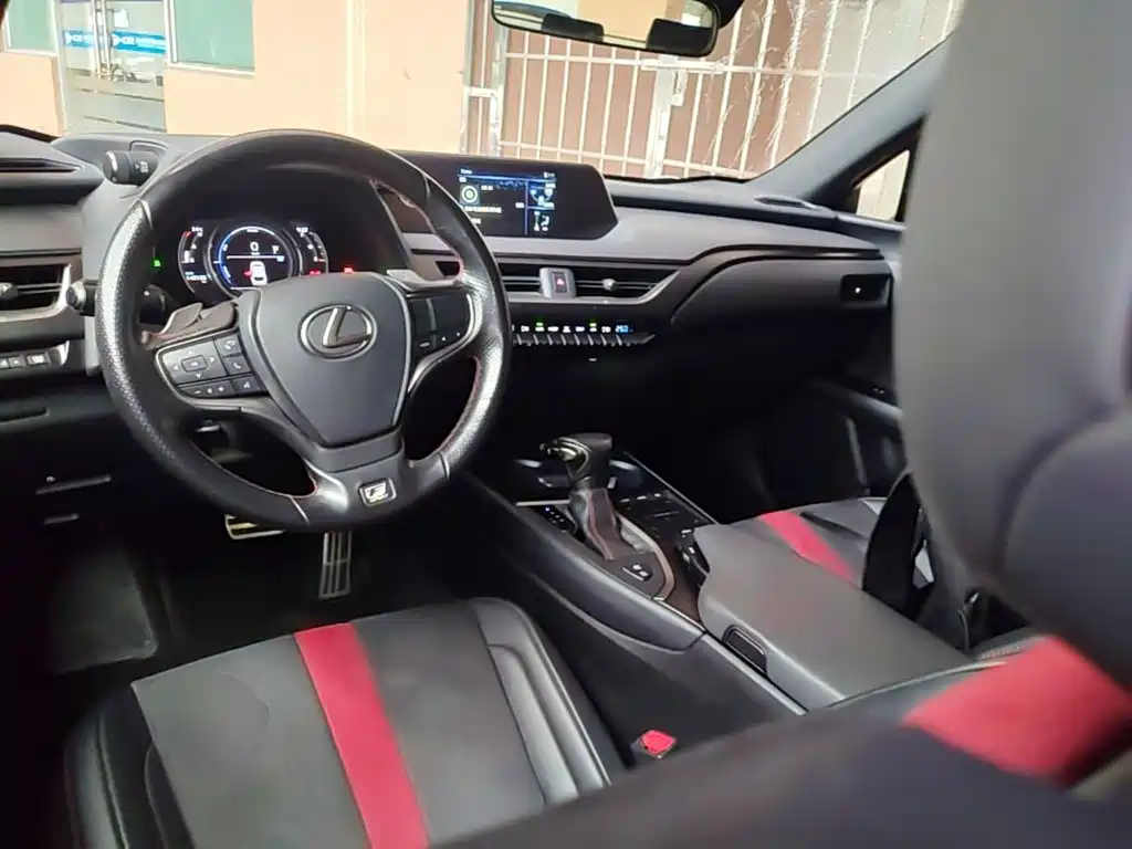 Lexus UX — миниатюра 10