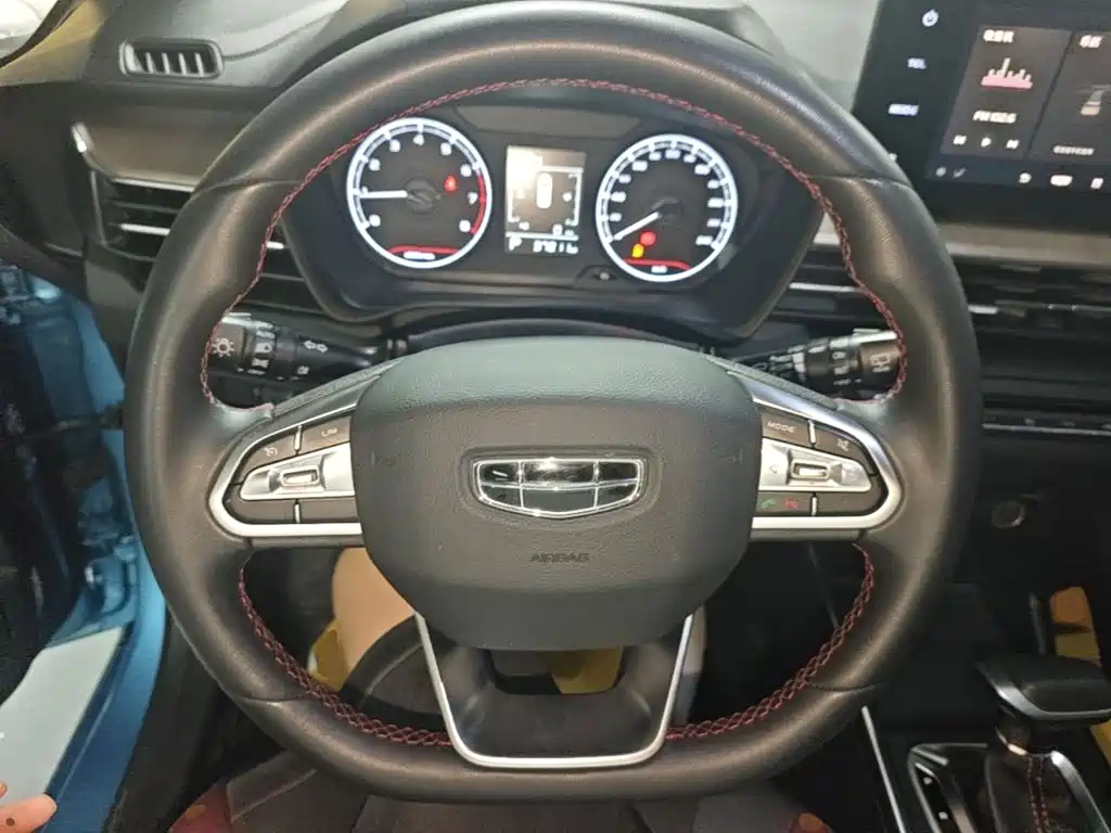 Geely Vision X3 — миниатюра 11