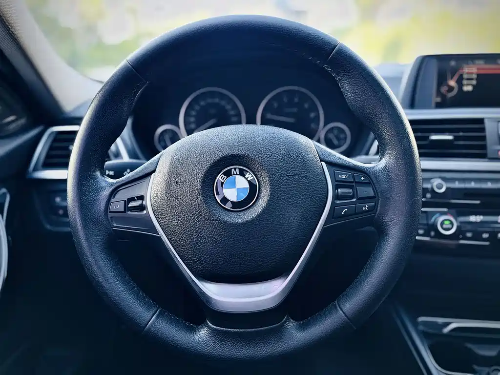 BMW 3 Series — миниатюра 11