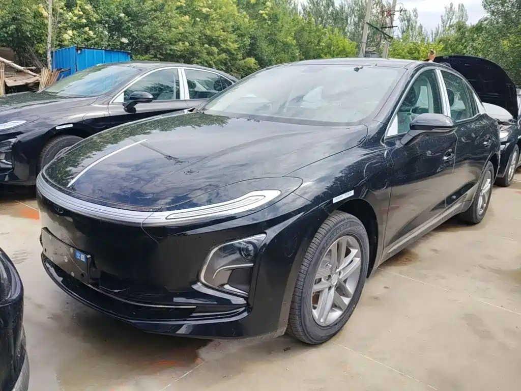 Hongqi E-QM5 2025 610km PLUS