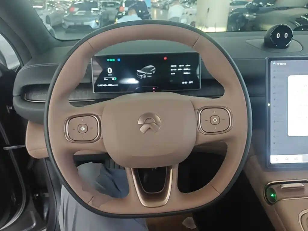 NIO ES6 — миниатюра 11