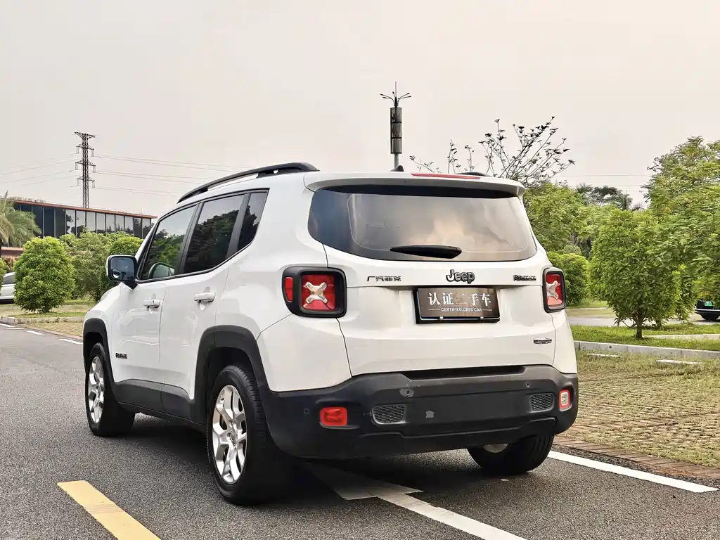 Jeep Renegade — миниатюра 7