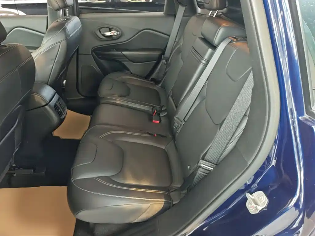 Jeep Cherokee — миниатюра 17