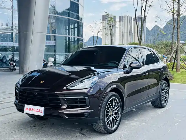 PORSCHE CAYENNE 2021
