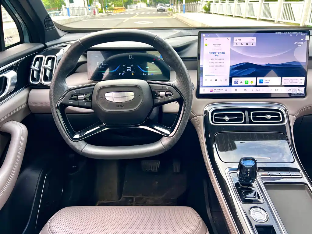 Geely Boyue L — миниатюра 12