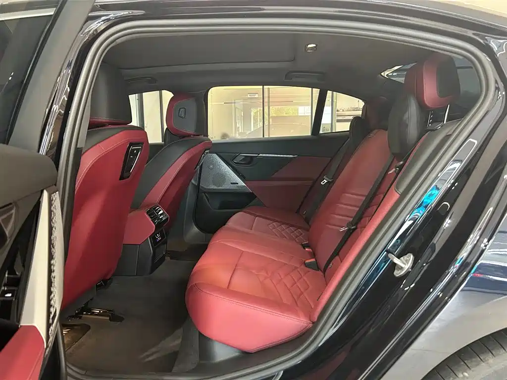 BMW i5 2025 eDrive 40L M Sport