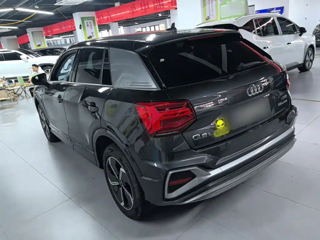 Audi Q2L e-tron — миниатюра 5