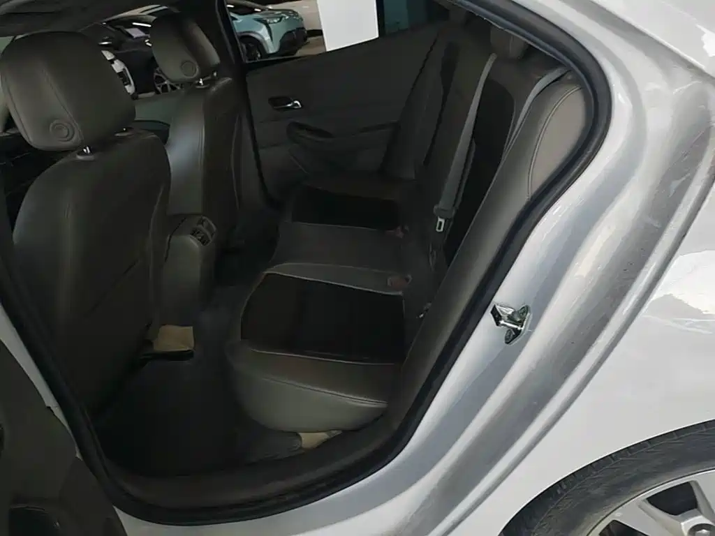 Chevrolet Malibu — миниатюра 17