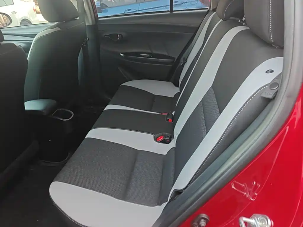 Toyota Yaris L — миниатюра 17