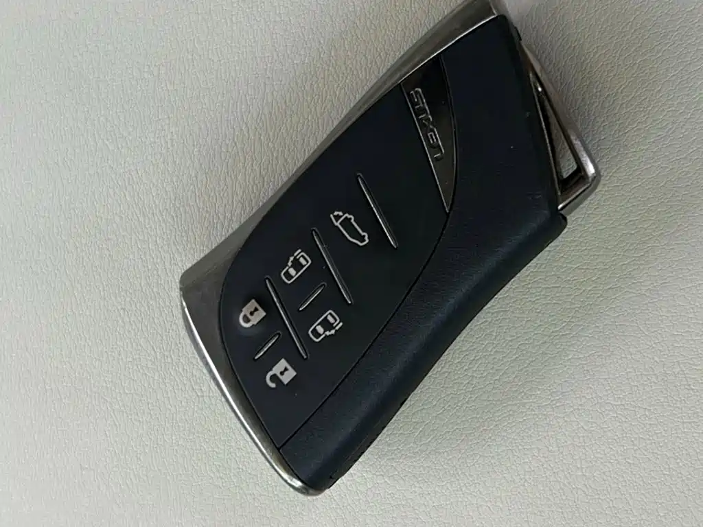 Lexus LM — миниатюра 18