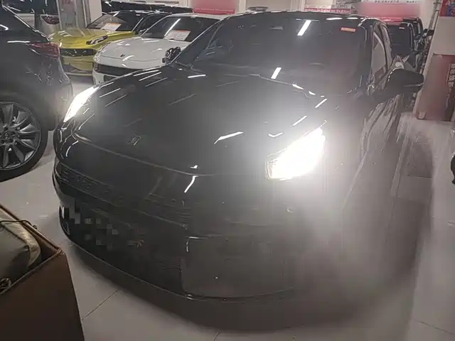 2021 Lynk & Co 03