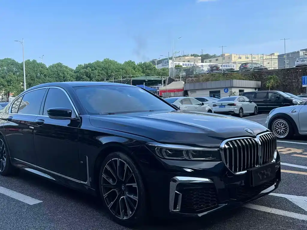 2021 BMW 7er - zdjęcie 1 z 9
