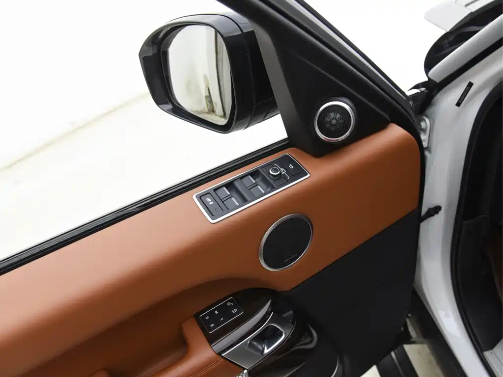 Land Rover Range Rover — миниатюра 13