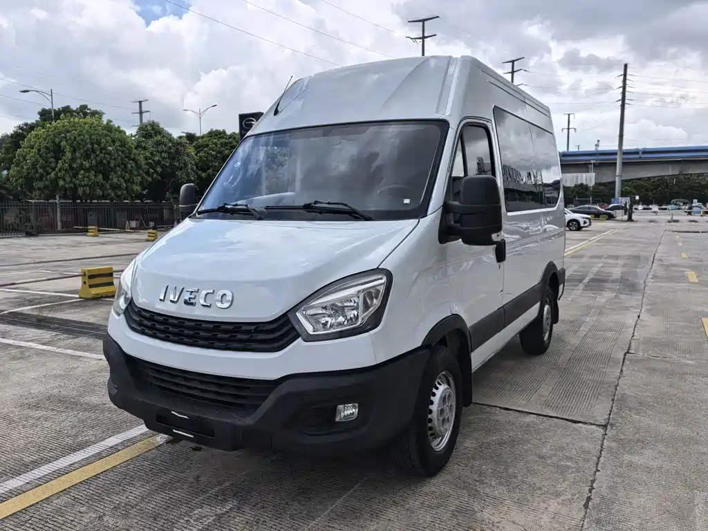 2022 IVECO Daily - zdjęcie 1 z 13
