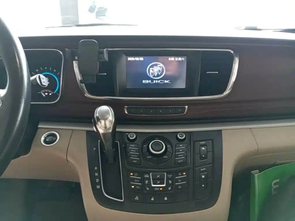 Buick GL8 — миниатюра 13