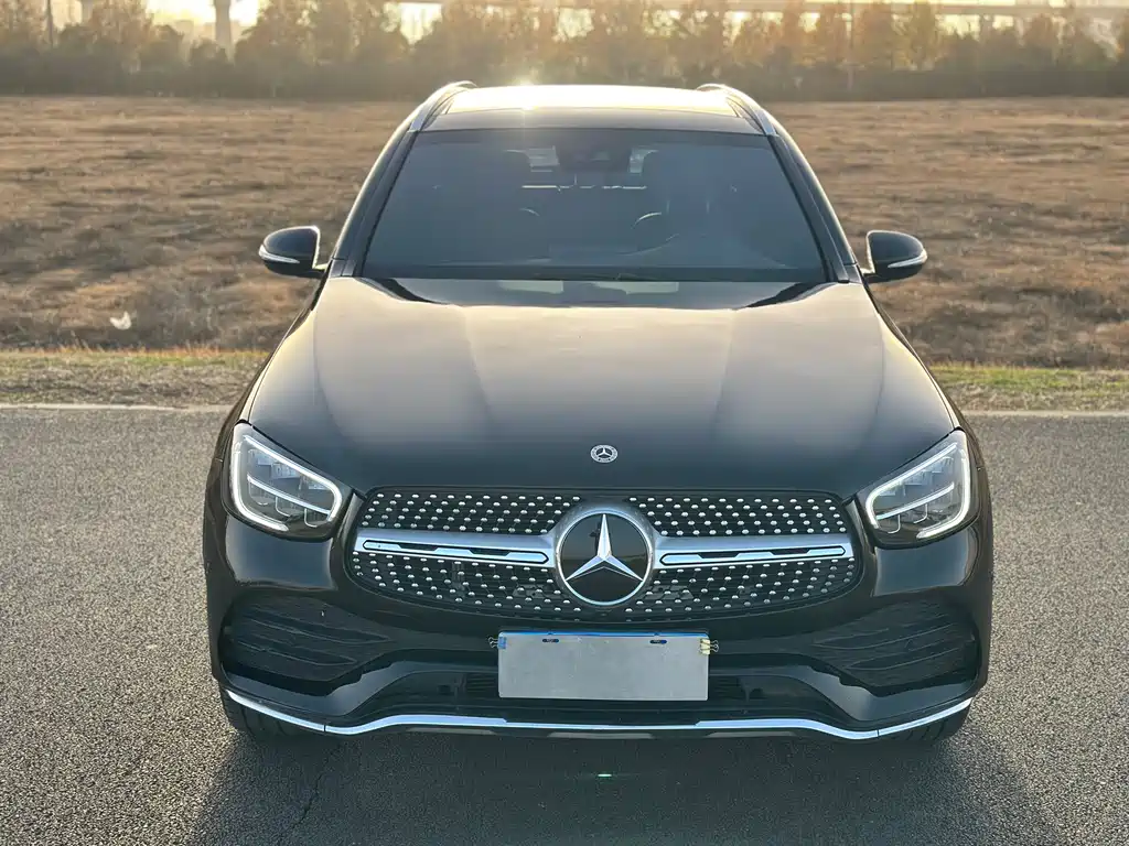 MERCEDES-BENZ GLC
