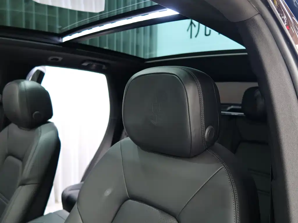 Porsche Cayenne — миниатюра 8