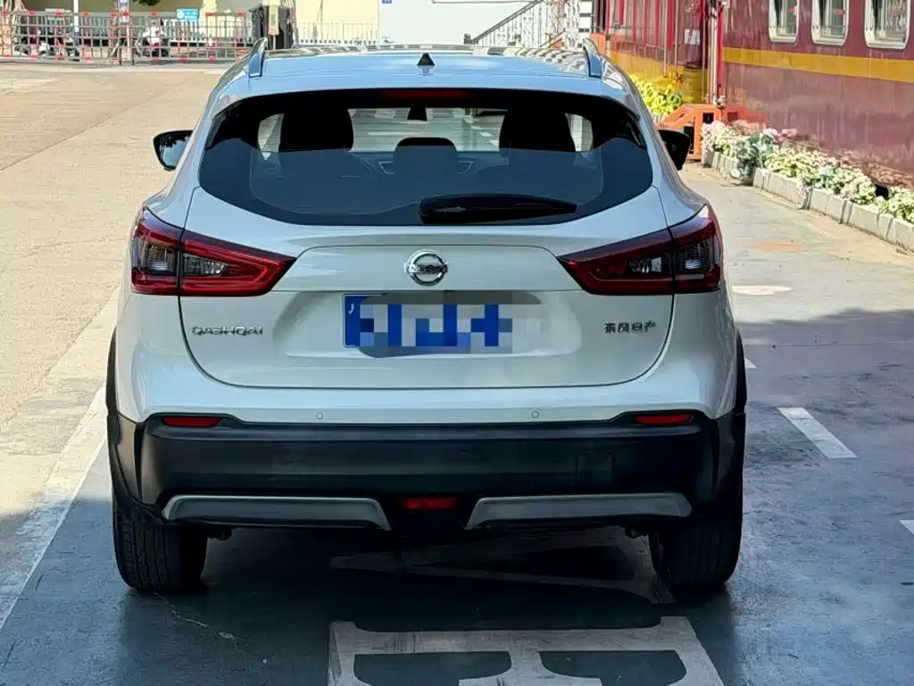 Nissan Qashqai — миниатюра 8