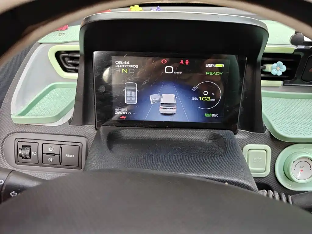 Wuling MINIEV — миниатюра 14