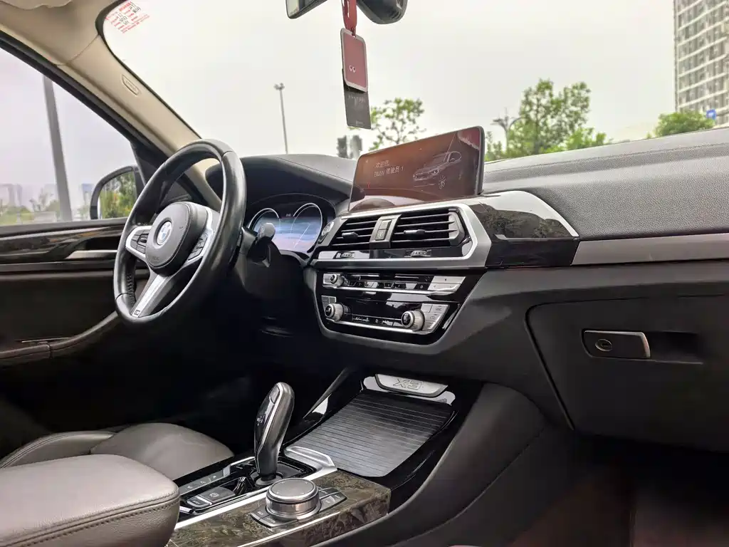BMW X3 — миниатюра 15