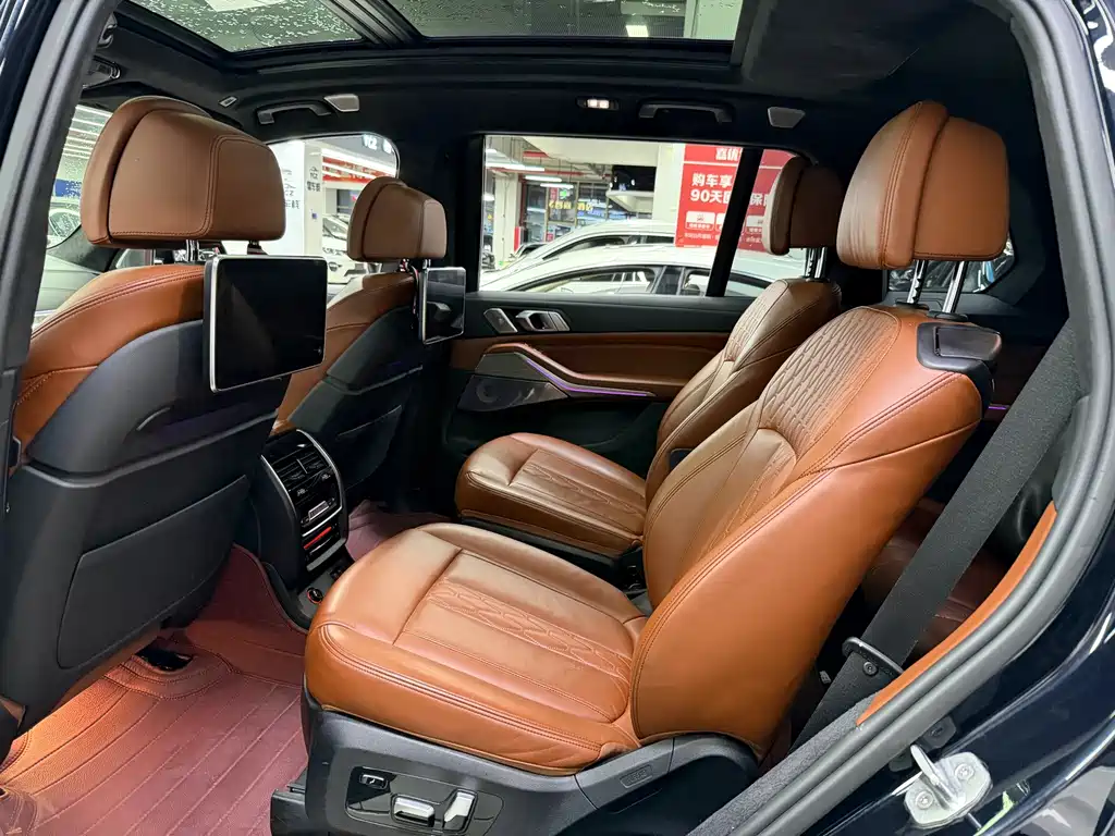 BMW X7 — миниатюра 23
