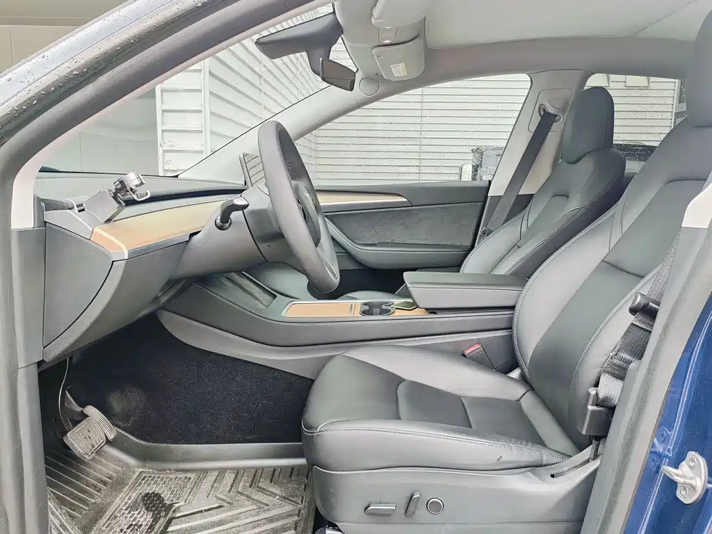 Tesla Model Y 2021 3D7
