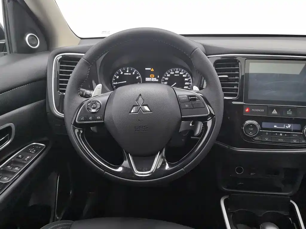 Mitsubishi Outlander — миниатюра 11