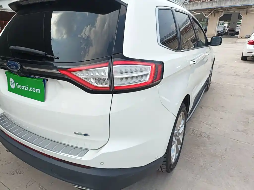 Ford Edge — миниатюра 8