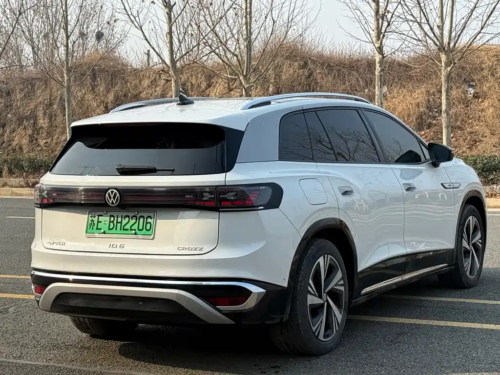 VOLKSWAGEN ID.6 CROZZ