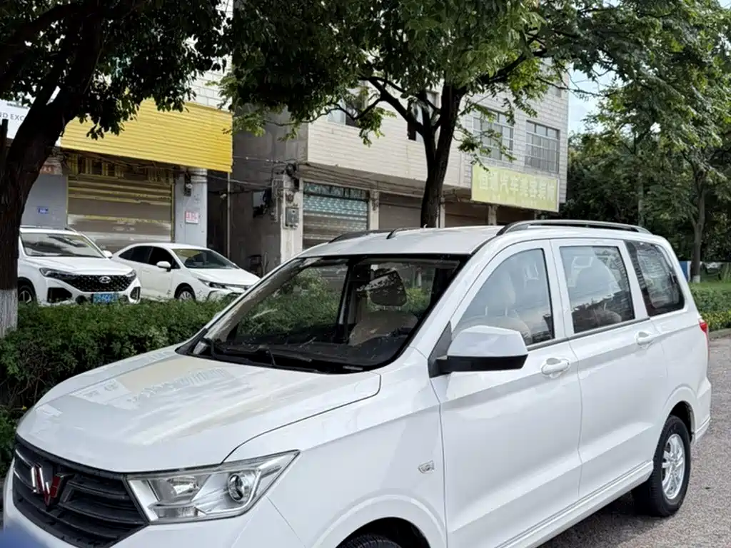 Wuling Hongguang — миниатюра 2