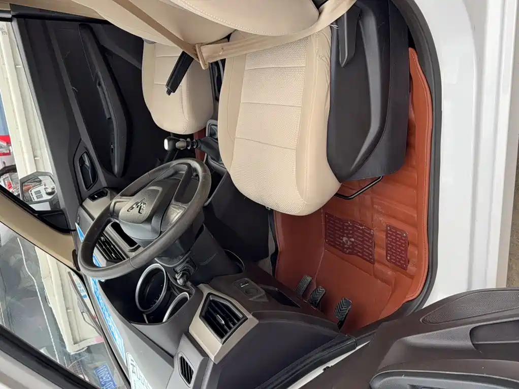 Wuling Hongguang — миниатюра 22