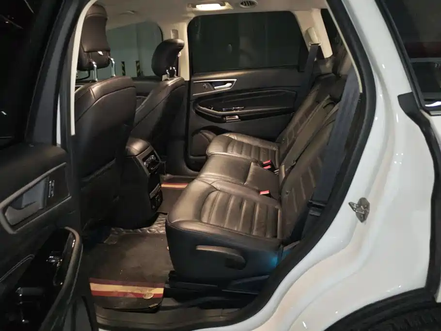 Ford Edge — миниатюра 11