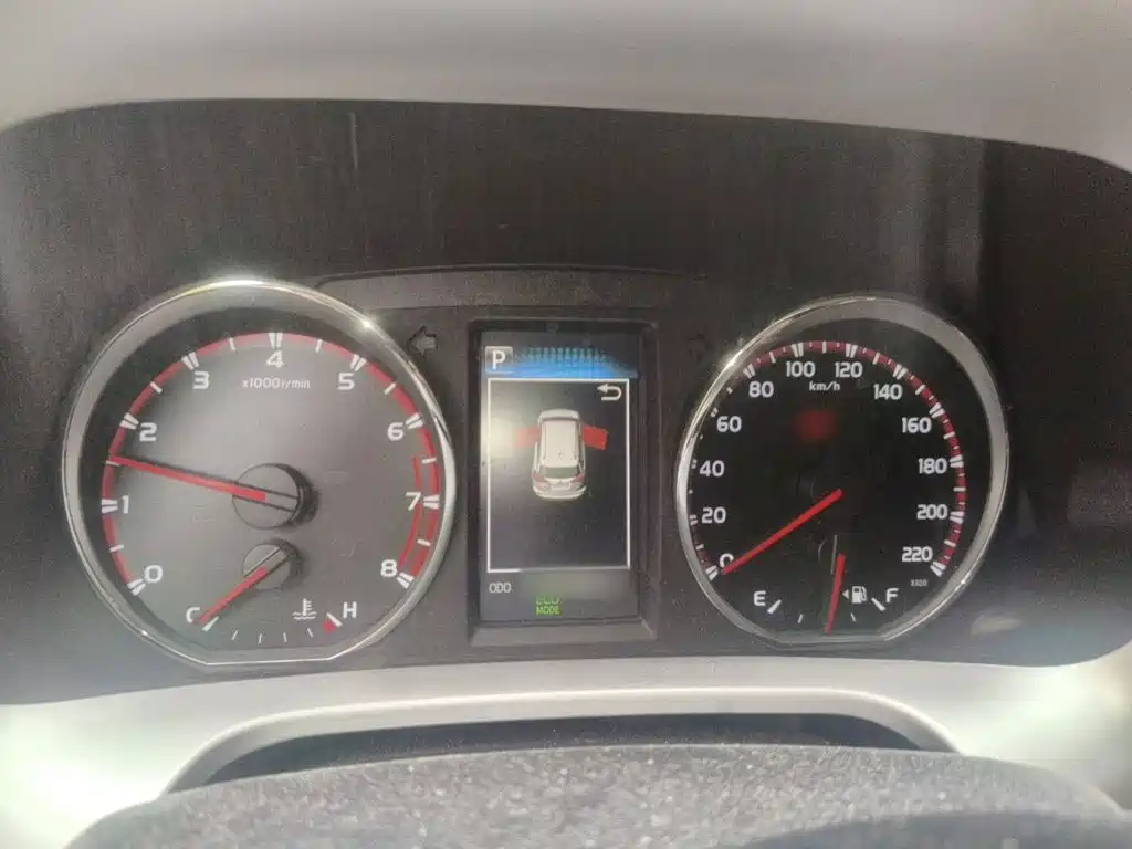 Toyota RAV4 — миниатюра 4