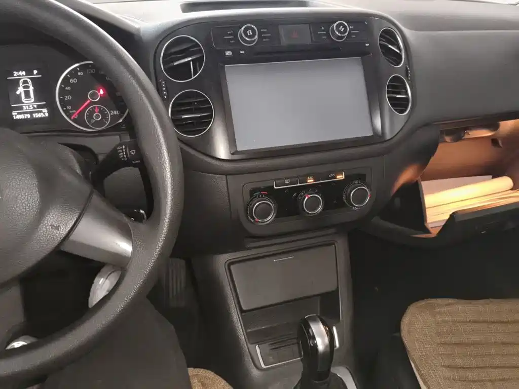 Volkswagen Tiguan — миниатюра 10