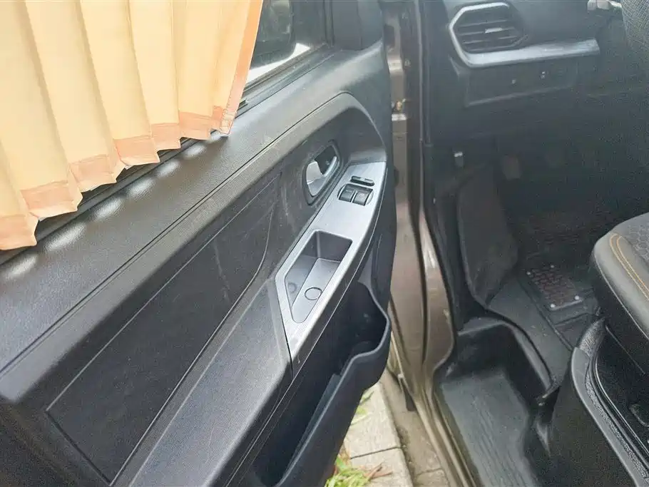 Changan M60 2023 1.5L GDI Comfort 6/7 мест