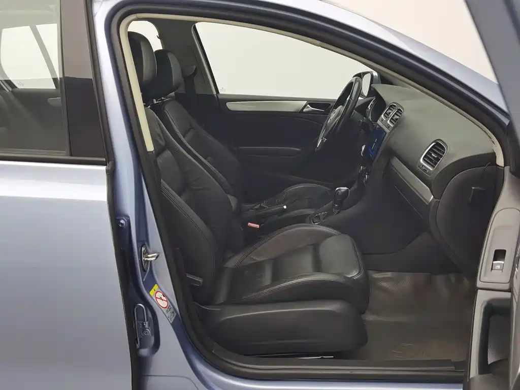 Volkswagen Golf — миниатюра 23